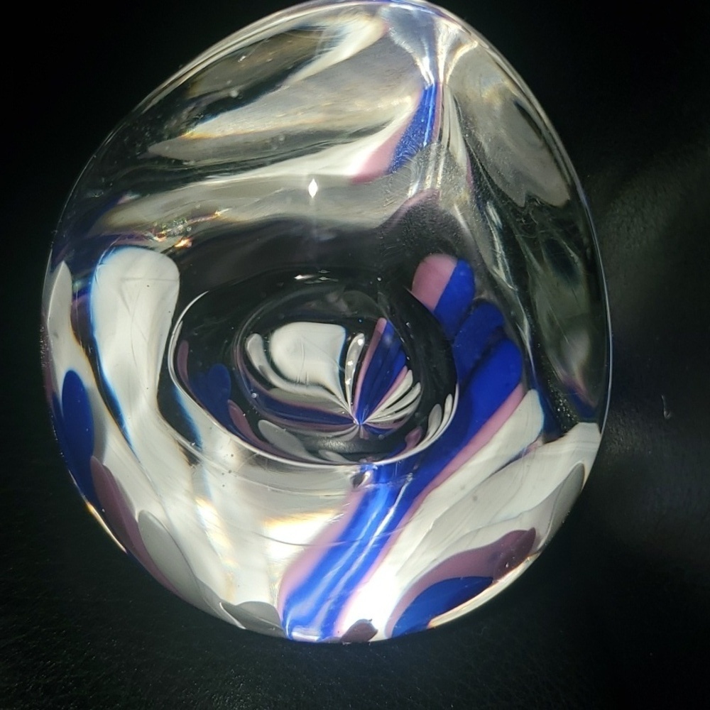 Elegant Glass Paperweight with‎ Floral Design